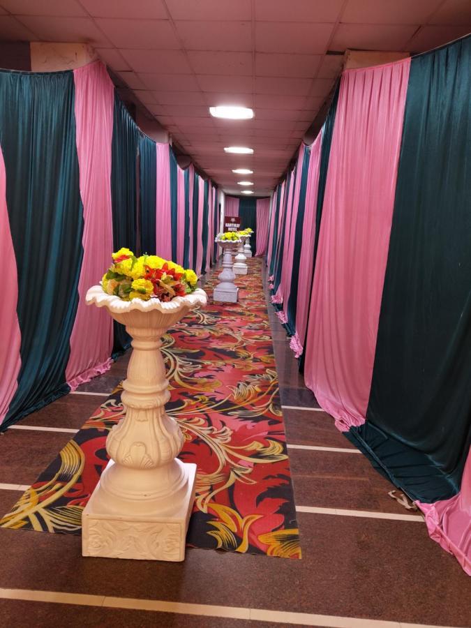 Kartikay Hotel Hisār Kültér fotó
