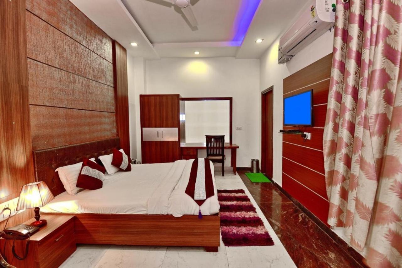Kartikay Hotel Hisār Kültér fotó
