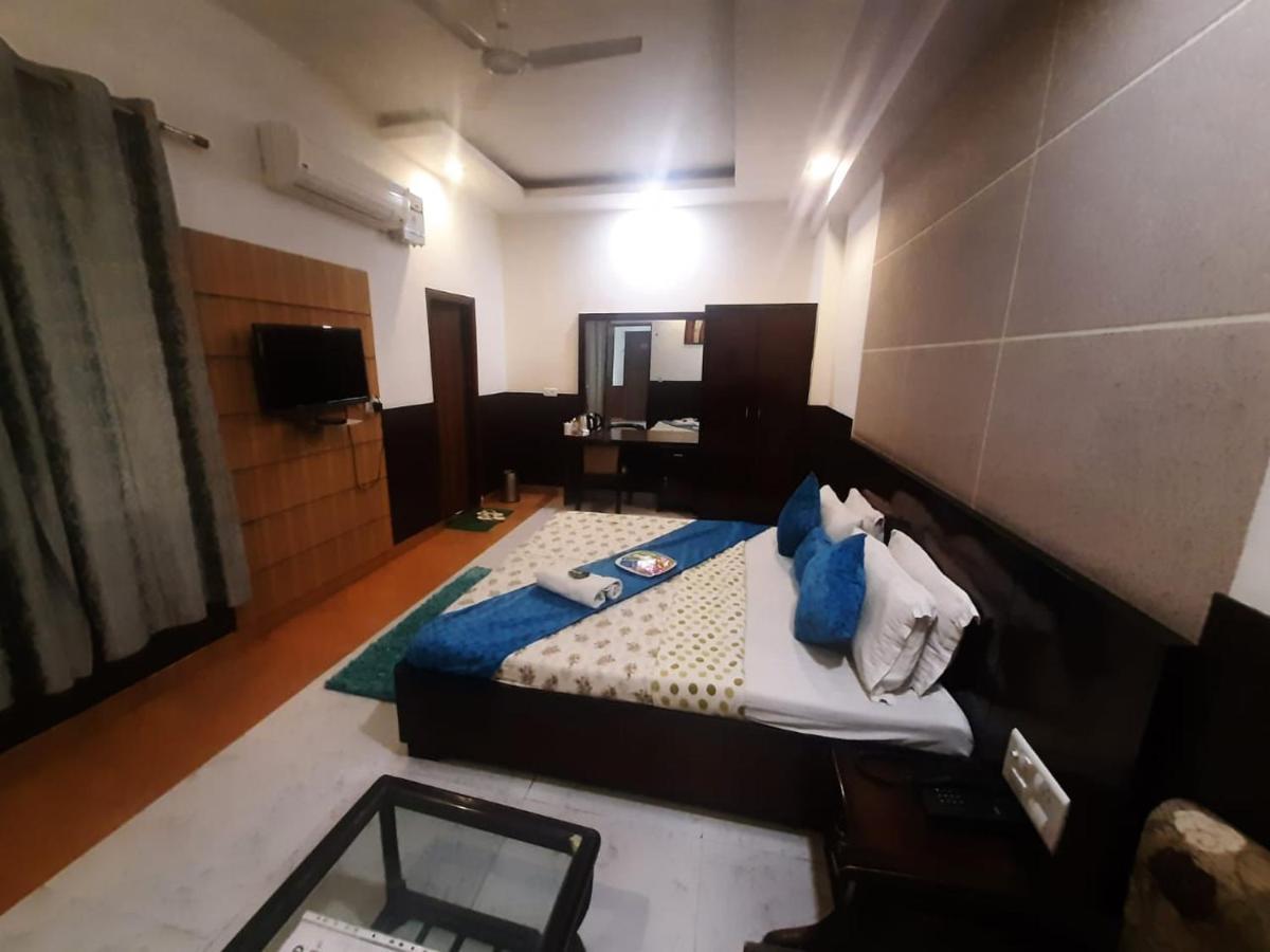 Kartikay Hotel Hisār Kültér fotó