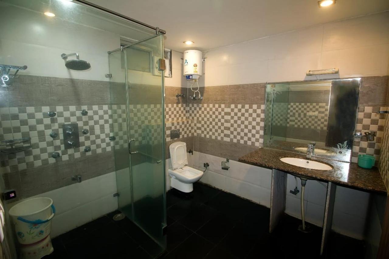 Kartikay Hotel Hisār Kültér fotó