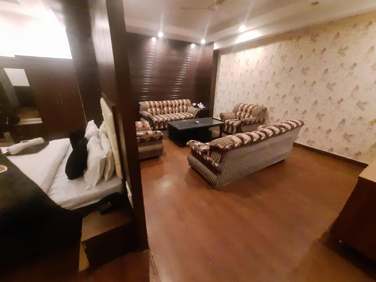 Kartikay Hotel Hisār Kültér fotó