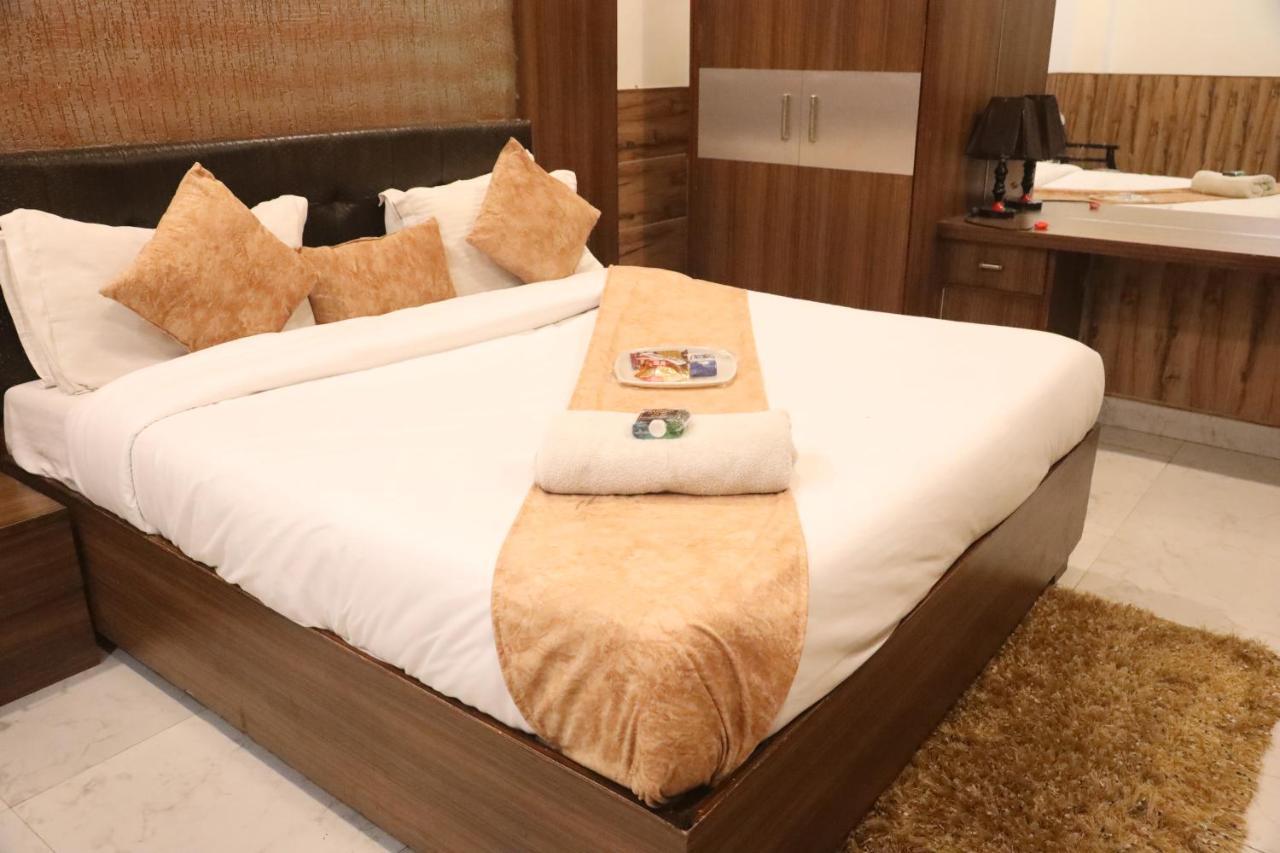 Kartikay Hotel Hisār Kültér fotó