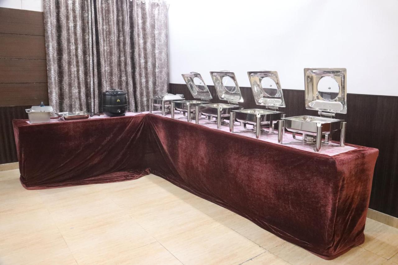 Kartikay Hotel Hisār Kültér fotó