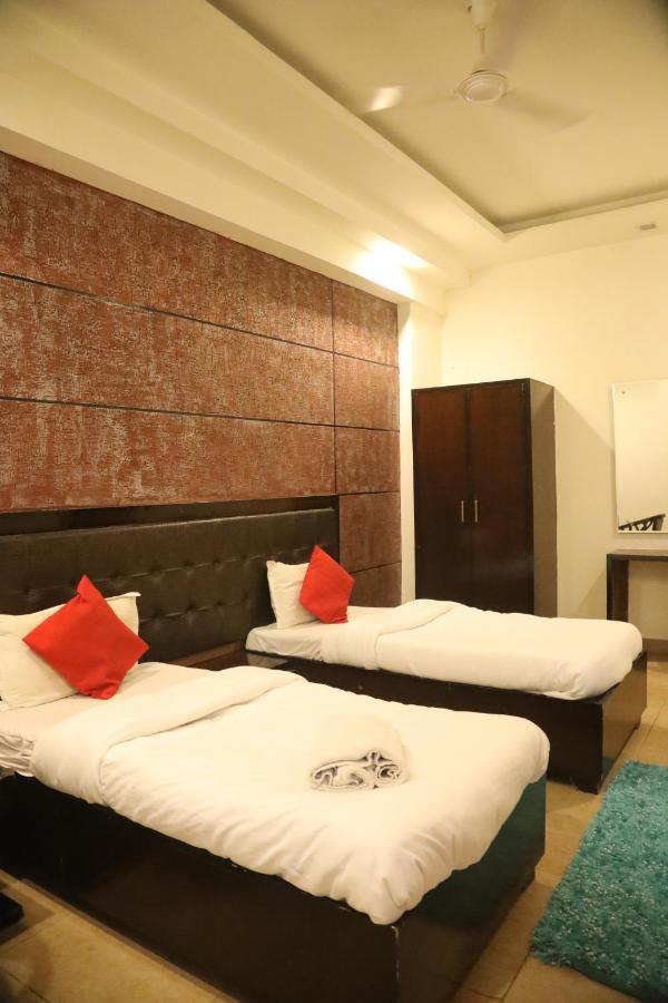 Kartikay Hotel Hisār Kültér fotó